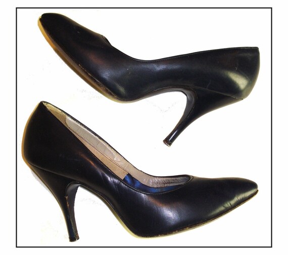 navy heels size 4