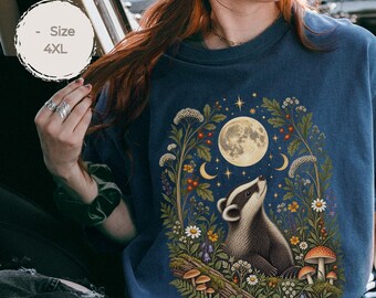 Dachs Shirt, Cottagecore T-Shirt, Waldtier Mond Design, Pilze und Wildblumen, Botanical Shirt, Geschenk für Naturliebhaber