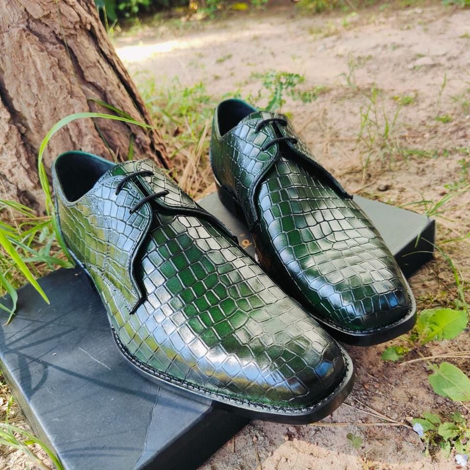 Handmade Green Croc Embossed Derby Shoes – Full Grain  display picture 1