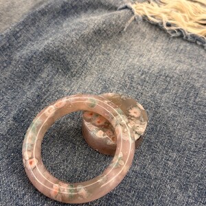 Pulsera única de jade y ágata natural con forma de flor de sakura, 52,3 mm. Joyería femenina de estilo raro, ideal como regalo de Navidad.