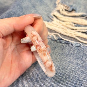 Pulsera rígida única de jade ágata flor natural de 52,6 mm, piedra preciosa flor sakura ágata, joyería rara para mujer, regalo de Navidad para ella