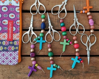 Embroidery scissors with scissor fob Cross naturel stone wooden beads Knitting Crochet Cross stitch Mothersday Faith Jesus Bible Leukgemaakt