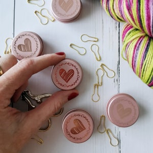 Little storage tin with Stitch markers Calabash pins Light bulb rosé Progress keeper Pink Gold Silver Knitting socks Crochet Mothersday gift image 4