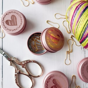 Little storage tin with Stitch markers Calabash pins Light bulb rosé Progress keeper Pink Gold Silver Knitting socks Crochet Mothersday gift image 7