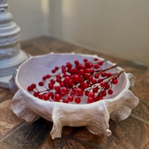 Handmade Ceramic Fruit Bowl Large White// Große weiße handgefertigte Keramikschale für Obst