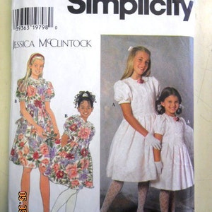 Simplicity 7462 Girl's Dress Size 7,8,10,12 image 1