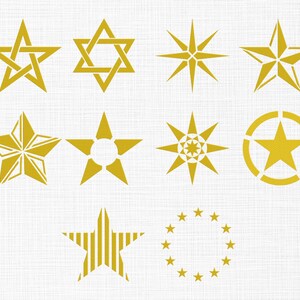 Op de afbeelding: Een verzameling van negen gouden sterontwerpen op een witte achtergrond. De sterren variëren in stijl, waaronder geometrische, meerpuntige en cirkelvormige arrangementen. Geschikt voor diverse decoratieve of symbolische toepassingen.