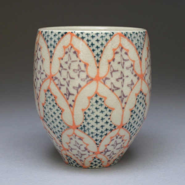 Gobelet en céramique - tasse de jus, Yunomi - fait main avec motif rose, bleu marine et violet de Melon