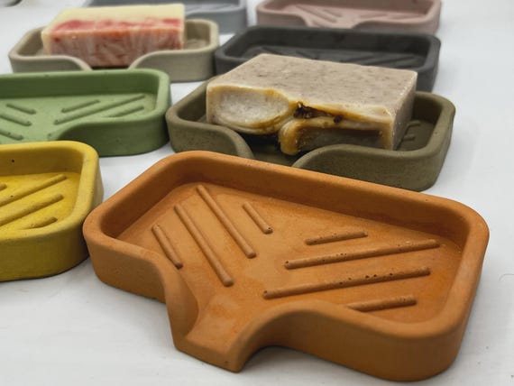 Handcrafted Concrete Soap Dish: Modern Bathroom Accessory