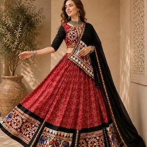 gujarati engagement dresses Presenting Keya's traditional Gujarati engagement bride Janki Golden eyes with red lip look with a traditional messy low bun completing that traditional look In frame @janki_2595 Mua @rajbir_rana #bridetobe #brides #viral #viralbride #