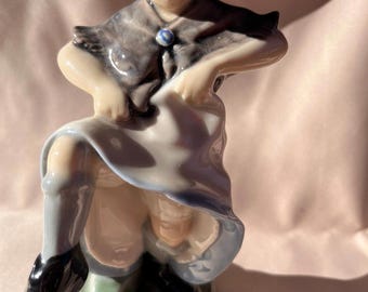 Widda Cafferty Irish Wade Porcelain Figurine William Harper Ireland 6"