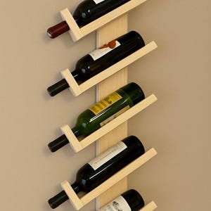 An der Wand befestigtes Weinregal aus Holz - Rustikaler handgefertigter Flaschenhalter - Bardekor aus recyceltem Holz / Portabottilie da parete - fatto a mano