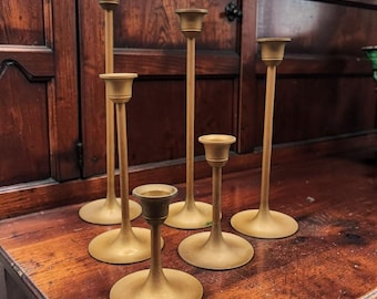 Juego de 6 portavelas cónicos de latón vintage, fabricados en Taiwán, de 23 a 8 cm de altura.