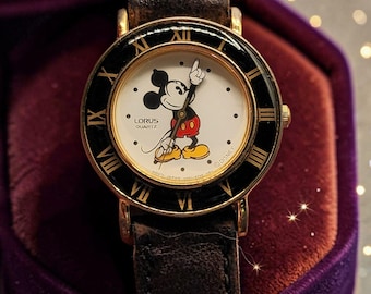 Vintage Lorus Mickey Mouse Watch: Musical Small World  display picture 2