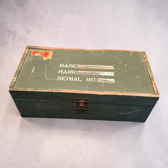 SALE！！★ 紙モノ詰め込みBOX ★ 60サイズ　海外 紙もの ヴィンテージ 1960s GI Joe Green Wooden Foot Locker Hinged Lid Metal Latch