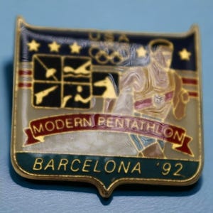 1992 USA Olympics Barcelona Modern Pentathlon Hat Lapel Pin Ho Ho NYC Taiwan
