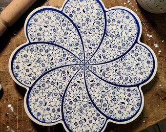 Salvamanteles de cerámica azul y blanca hecho a mano con estampado floral, fabricado en Turquía, redondo, de 17 cm (6,75 pulgadas), estilo vintage.