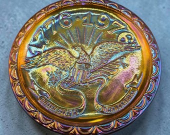 Indiana glas carnaval tweehonderdjarig bord 1776-1976 iriserend 8" diameter verzamelobject