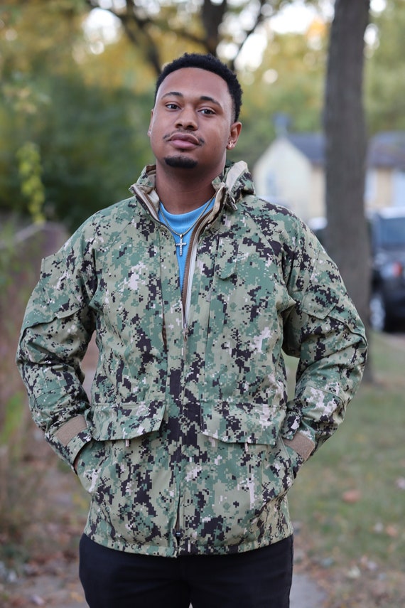 Rugged, near-perfect Gore-Tex US Navy Issue NWU Ty