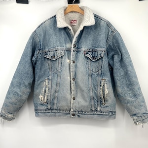 Vintage Levi&#39;s Sherpa Trucker Jacket 70609 Denim Men&#39;s (L?) Distressed 80s 90s