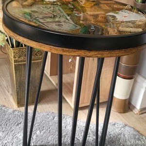 Luxe epoxyharstafel met geld, goudbaar, sigaar en casinofiches | Salontafel in gangsterstijl | Handgemaakte unieke statementmeubels afbeelding 7