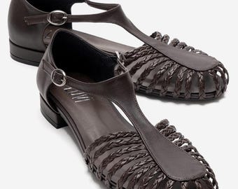 Handgemaakte gevlochten PU-lederen sandalen met T-riempje, platte damesschoenen met gesloten neus