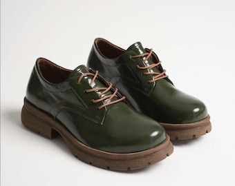 Handmade Leather Oxford Shoes for Women – Lace Up Classic Brogues – Comfortable Everyday Flats