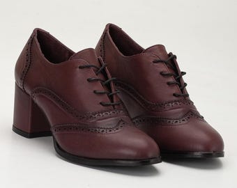 Zapatos Oxford de cuero burdeos para mujer - Zapatos de vestir Beogue con tacón de bloque y cordones, hechos a mano y personalizables.