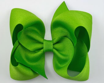 Apple Green 4” inch Hair Bow, Medium Girls Hair Bows / Large Baby Hair Bows, Boutique Bow Hair Clips, Hair bows on clips Barrettes non slip