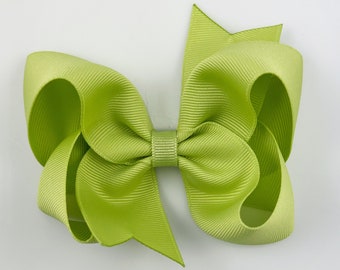 Sweet Pea 4” inch Hair Bow, Medium Girls Hair Bows / Large Baby Hair Bows, Boutique Bow Hair Clips, Hair bows on clips Barrettes light green