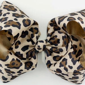 Leopard Hair Bow in Tan / Extra Large 6 inch Grosgrain Girls Hair Bows, Toddlers, Big Hairbows, Cheetah Hair Bows, Leopard Print Bows