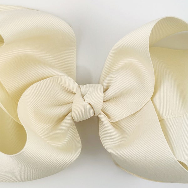 Hair Bows for Girls in Ivory / Extra Large 6 inch Grosgrain Girls Hair Bows, Toddlers, Big Hairbows, Cream Ivory Hair Clip with Bow