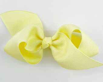 Yellow Hair Bow / Hair Bows for Girls, Medium Hair Bows for Baby Toddler Girl, Hair Bows on Clips, Cute Hair Bows - Light Yellow Loopy Bow