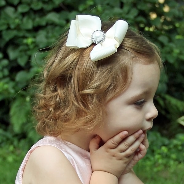 Ivory Girls Hair Bow with Pearl Rhinestone / Wedding Flower Girl / 4 inch Grosgrain Ribbon Baptism Christening Fancy Hair Bows with Clip