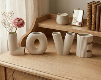 Juego de jarrones blancos nórdicos LOVE, decoración escandinava para el hogar, jarrones minimalistas con letras acanaladas, cerámica blanca de estética limpia, juego de 4 jarrones para flores
