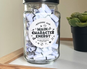 Hauptfigur Energie Affirmationsglas, ästhetische tägliche Zitate, glückliches Mädchensyndrom Geschenk, Selbstliebe Affirmationen, dieses Mädchen ästhetisches Dekor