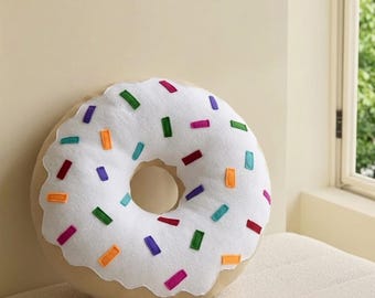 Weißes Donut-Plüschkissen, Donut-Kissen mit Vanilleglasur, minimalistisches ästhetisches Dekor, cremeweißes Samtkissen, Kinderzimmergeschenk im Skandi-Stil
