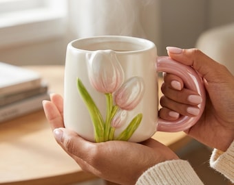 Taza de cerámica artesanal con diseño de tulipán, taza de café con relieve floral en 3D, bonita taza rosa perlada con esmalte, regalo único para cumpleaños de primavera, taza de té estilo cottagecore.