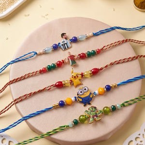 Rakhi | Uppsättning av handgjorda trådar pärlor Rakshabandhan | Rakhis | Rakhi armband | Med gratis Pooja-tallrik
