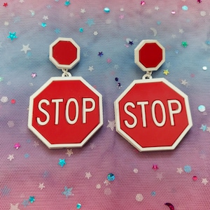 Heart and Eye Unique Statement Acrylic Earrings -- Pink and Black Laser Cut / Plastic Earrings with Earring Hooks // Ear Wire