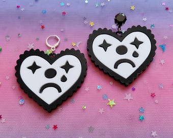 Pendientes góticos de corazón de payaso, pendientes colgantes de payaso triste en blanco y negro, ojos de estrella, joyería alternativa kawaii.