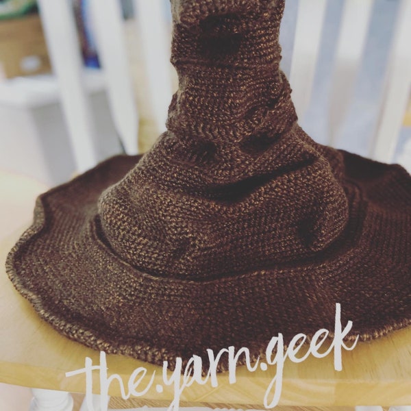 Chapeau de tri de magicien au crochet à la main