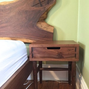 Walnoot bijzettafels