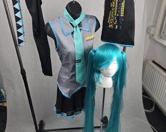 Hatsune Miku Cosplay Costume: Vocaloid Anime Set with Wig & Accessories