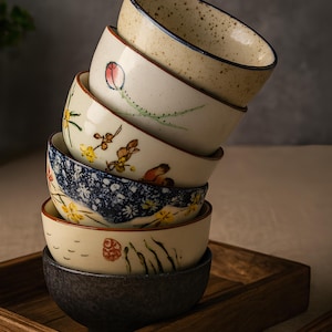 Retro Japanese Ceramic Rice Bowl: Traditional Asian Tableware
