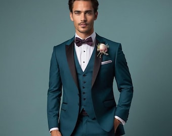 Può includere: Abito a tre pezzi color verde acqua con revers neri e gilet abbinato. L'abito comprende una camicia bianca, un papillon bordeaux e un fiore all'occhiello floreale. L'abito è su misura e ha un fazzoletto da taschino.