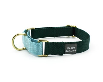 martingale collar / evergreen + ice blue