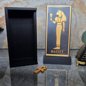 Caja de altar de viaje de la diosa Bastet / Decoración de deidad / Azulejo de altar / Pieza de pared de dios egipcio / Decoración de bruja /
