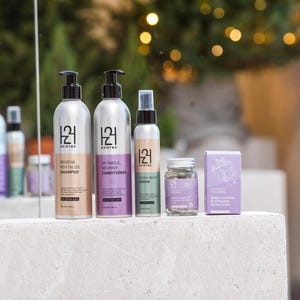 Set de champú para el crecimiento y engrosamiento del cabello / 2 acondicionadores + sérum + vitaminas + rodillo / Tratamiento para la caída del cabello para mujeres: un cabello más abundante y voluminoso