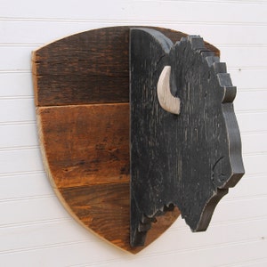 Büffelkopf aus Holz für Kinderzimmer, Babyzimmer Dekor Büffel Dekor Rustikaler Hintergrund Tierkopf